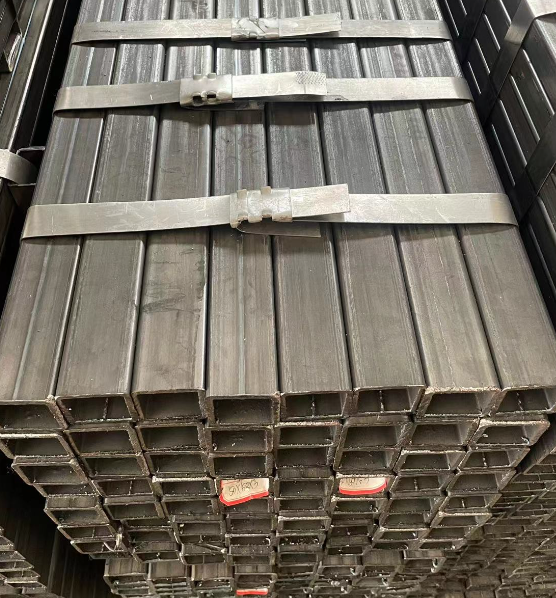 莱芜工业用梯子 镀锌管焊接梯子 铁梯子方管梯